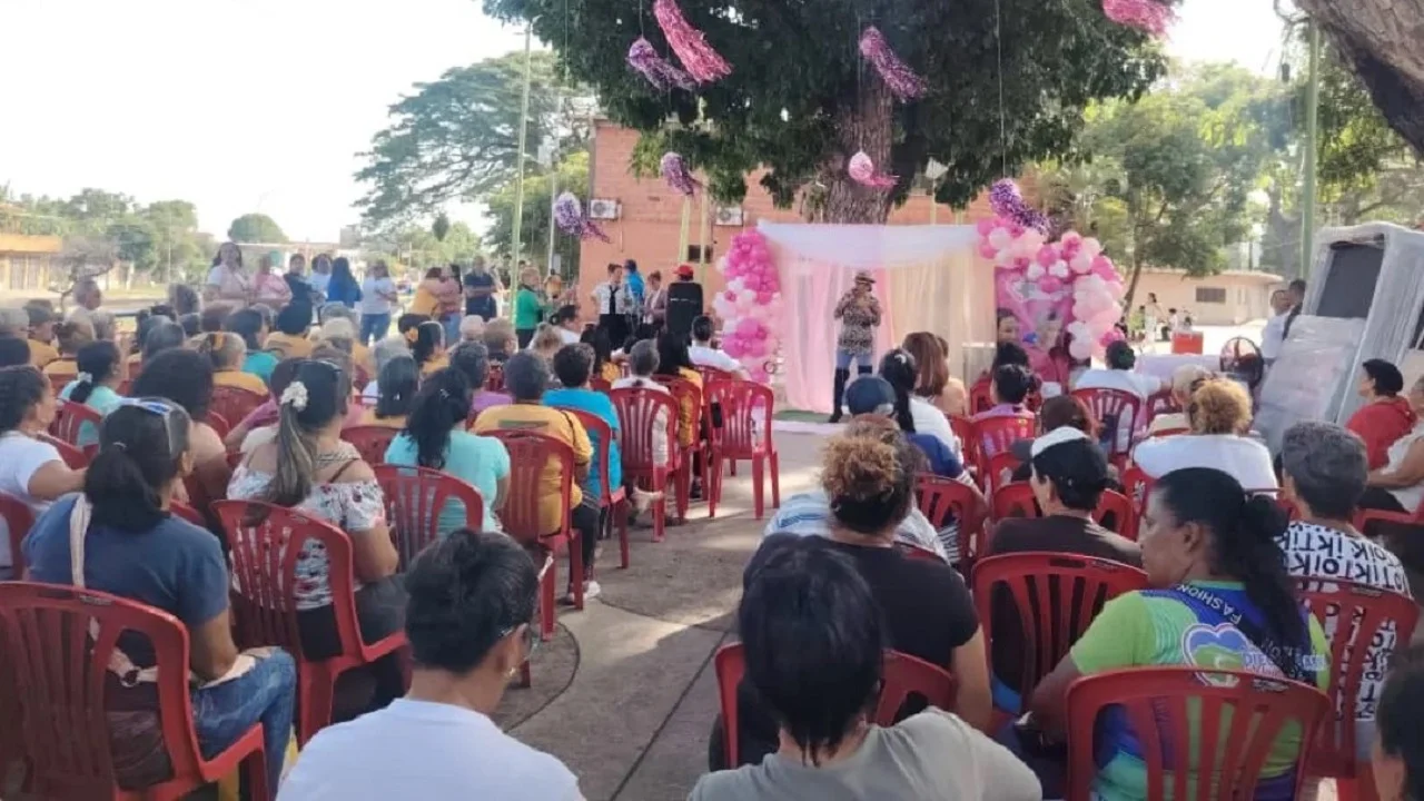 Con total éxito culminó el mes de las madres en Diego Ibarra con una tarde mágica en la Plaza Facundo Tovar